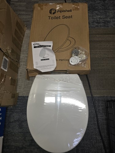Pipishell soft close toilet - close,