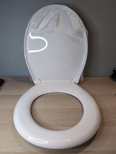 Pipishell soft close toilet - soft,